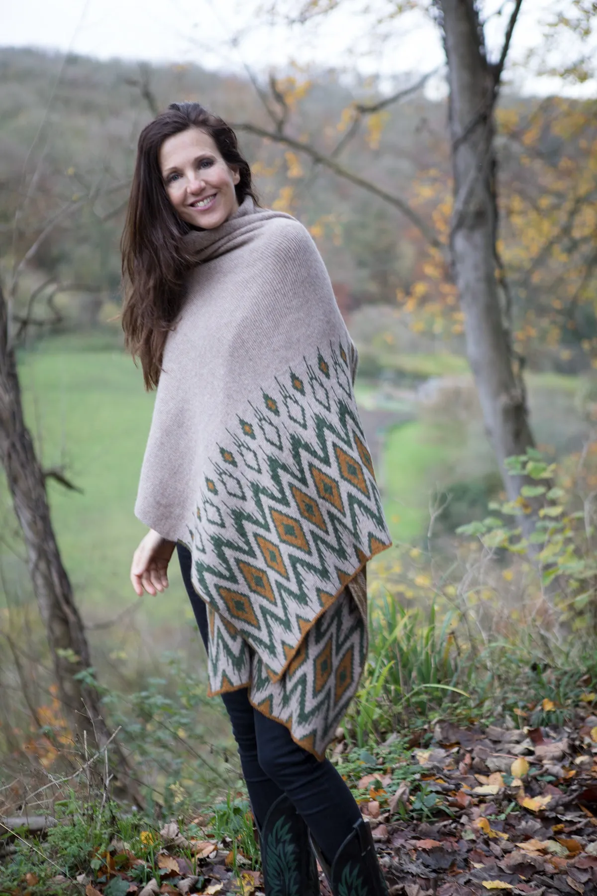 Alpaca Shawl in Oak