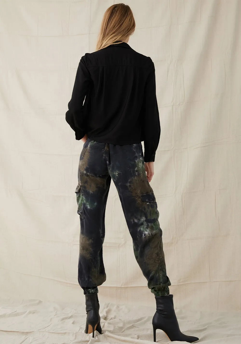 Bella Dahl - Pleat Front Cargo Jogger in Camo Dye