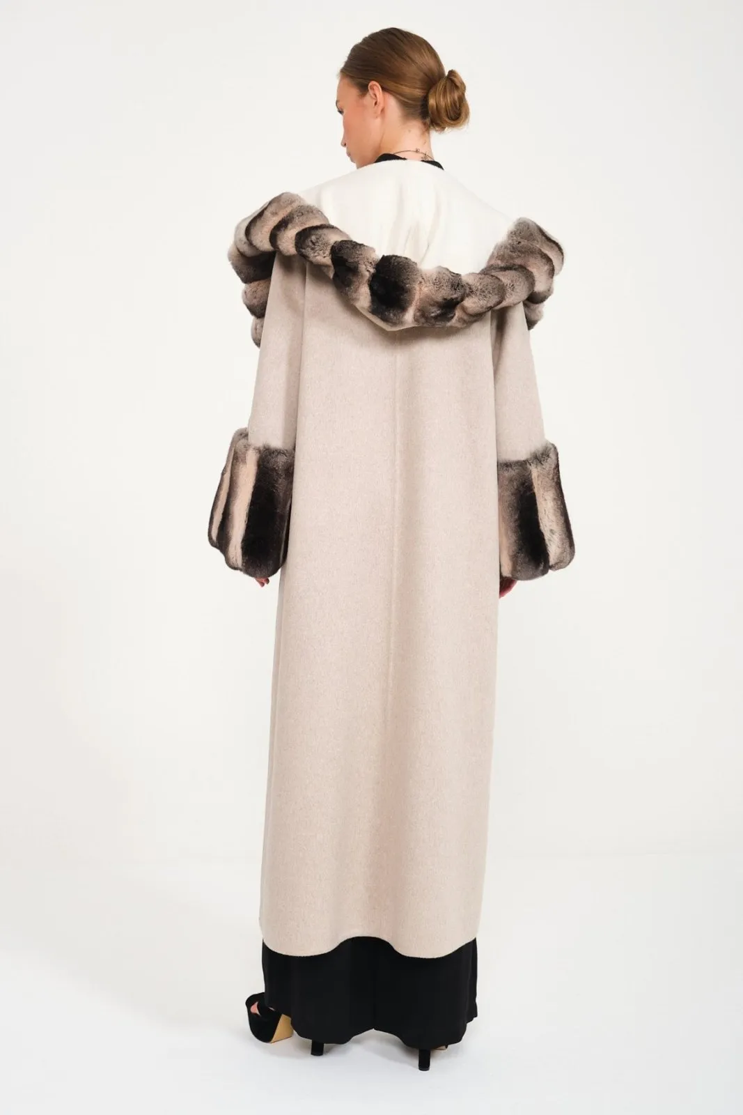 Casha / Milk Double Face Hooded Cashmere Chinchilla Fur Abaya