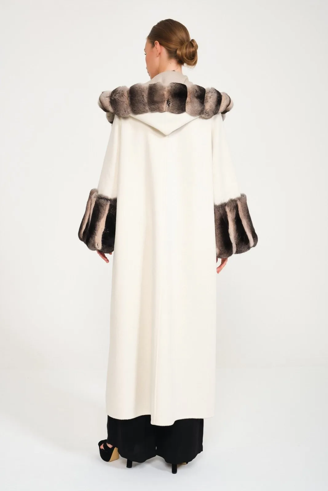 Casha / Milk Double Face Hooded Cashmere Chinchilla Fur Abaya