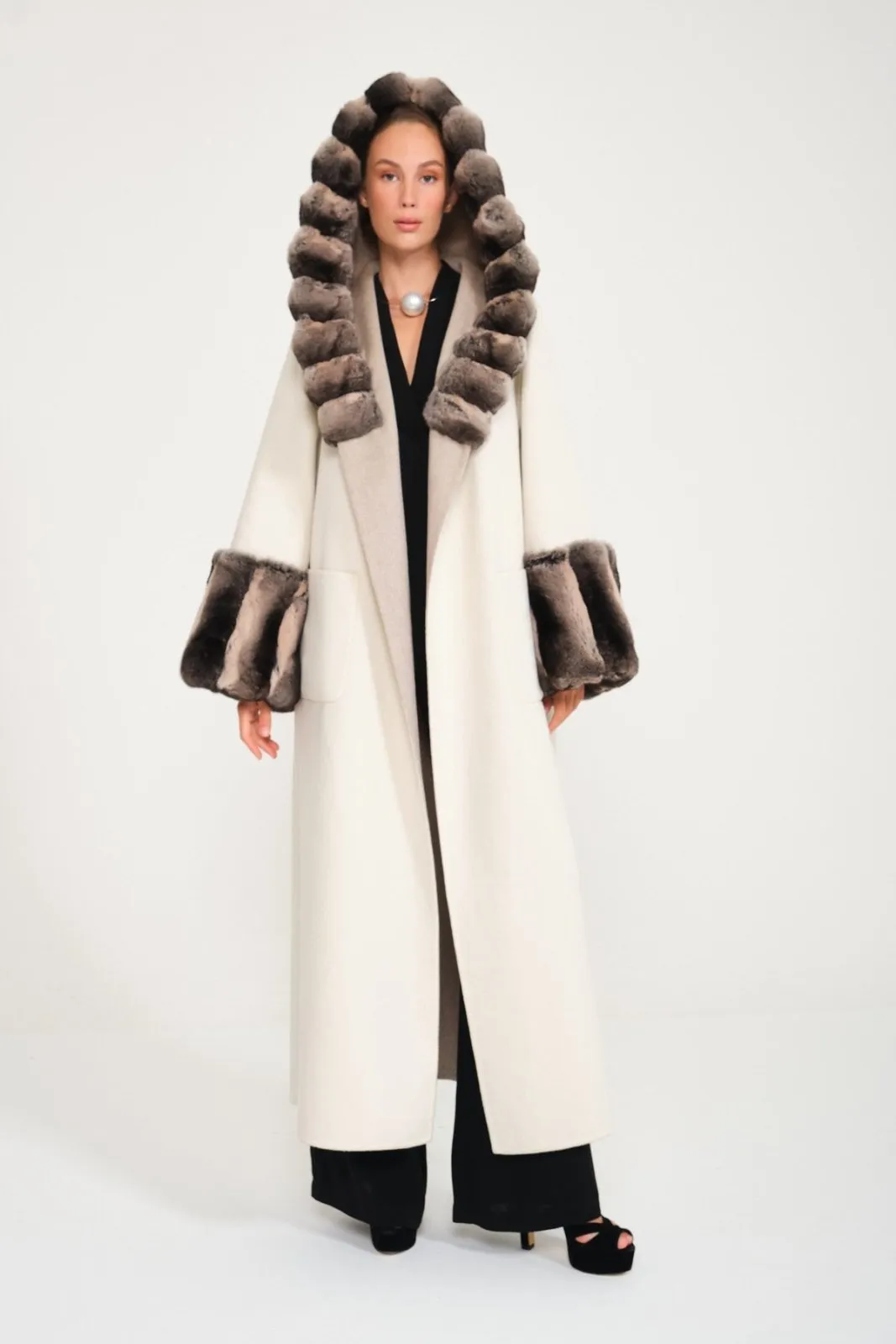 Casha / Milk Double Face Hooded Cashmere Chinchilla Fur Abaya