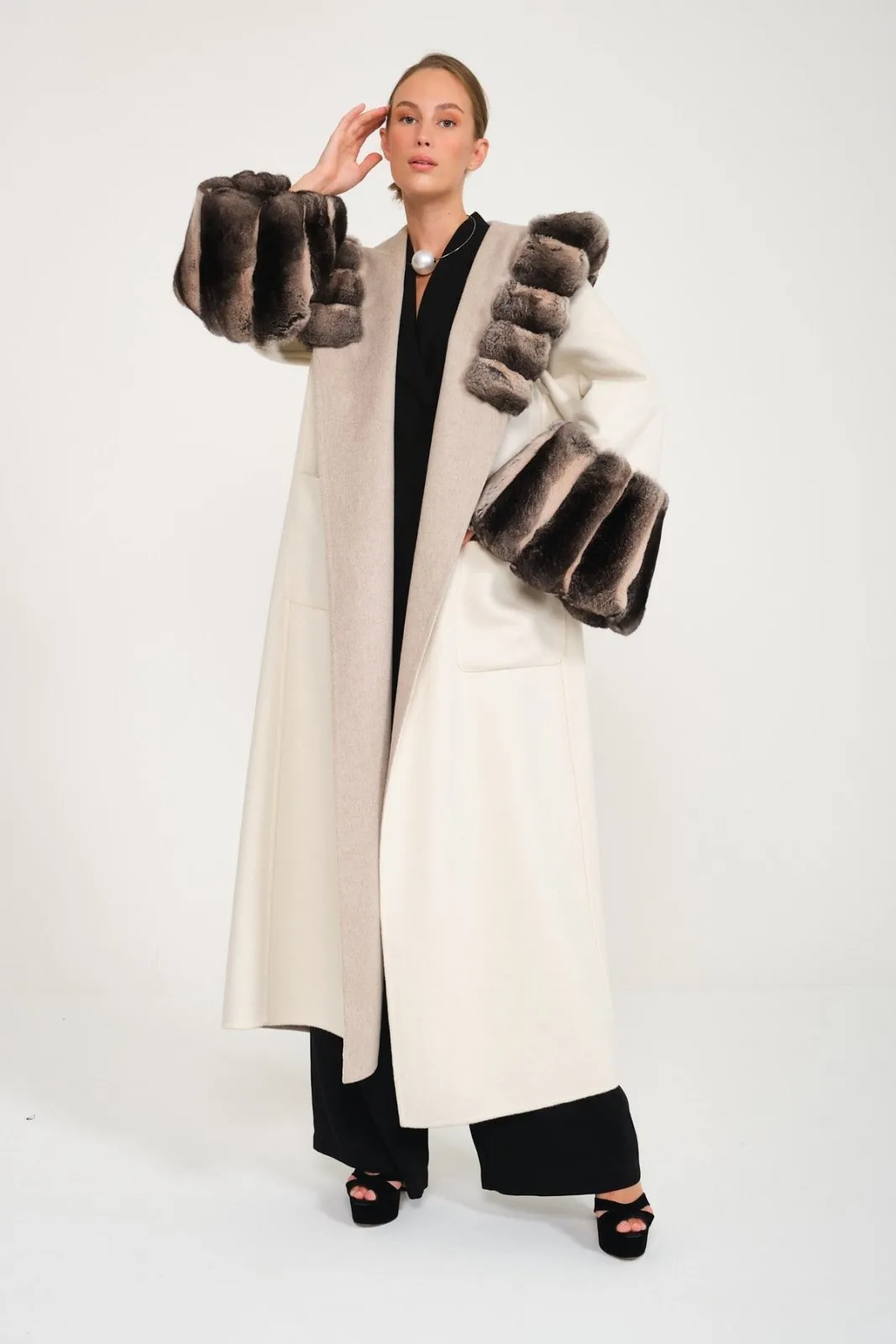 Casha / Milk Double Face Hooded Cashmere Chinchilla Fur Abaya