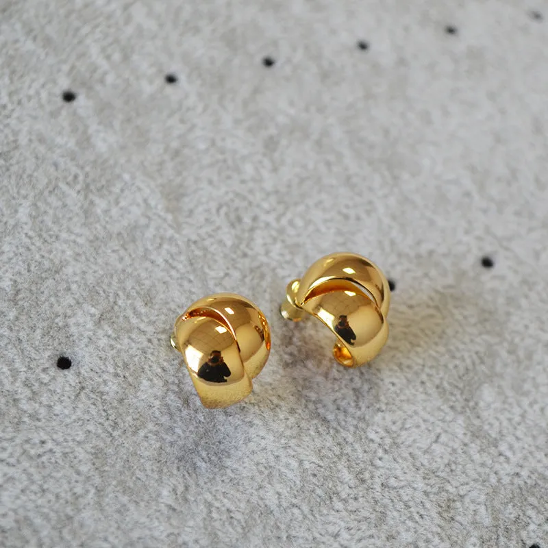 Dual C Twist Ear Stud Earrings