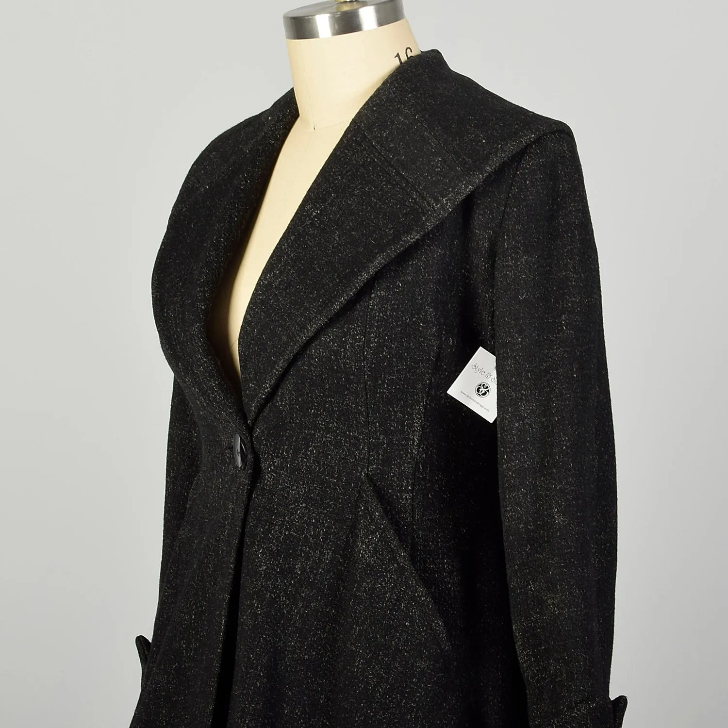 Large 1950s Coat Grey Wool Princess Fit & Flare Shawl Collar Winter Outerwear