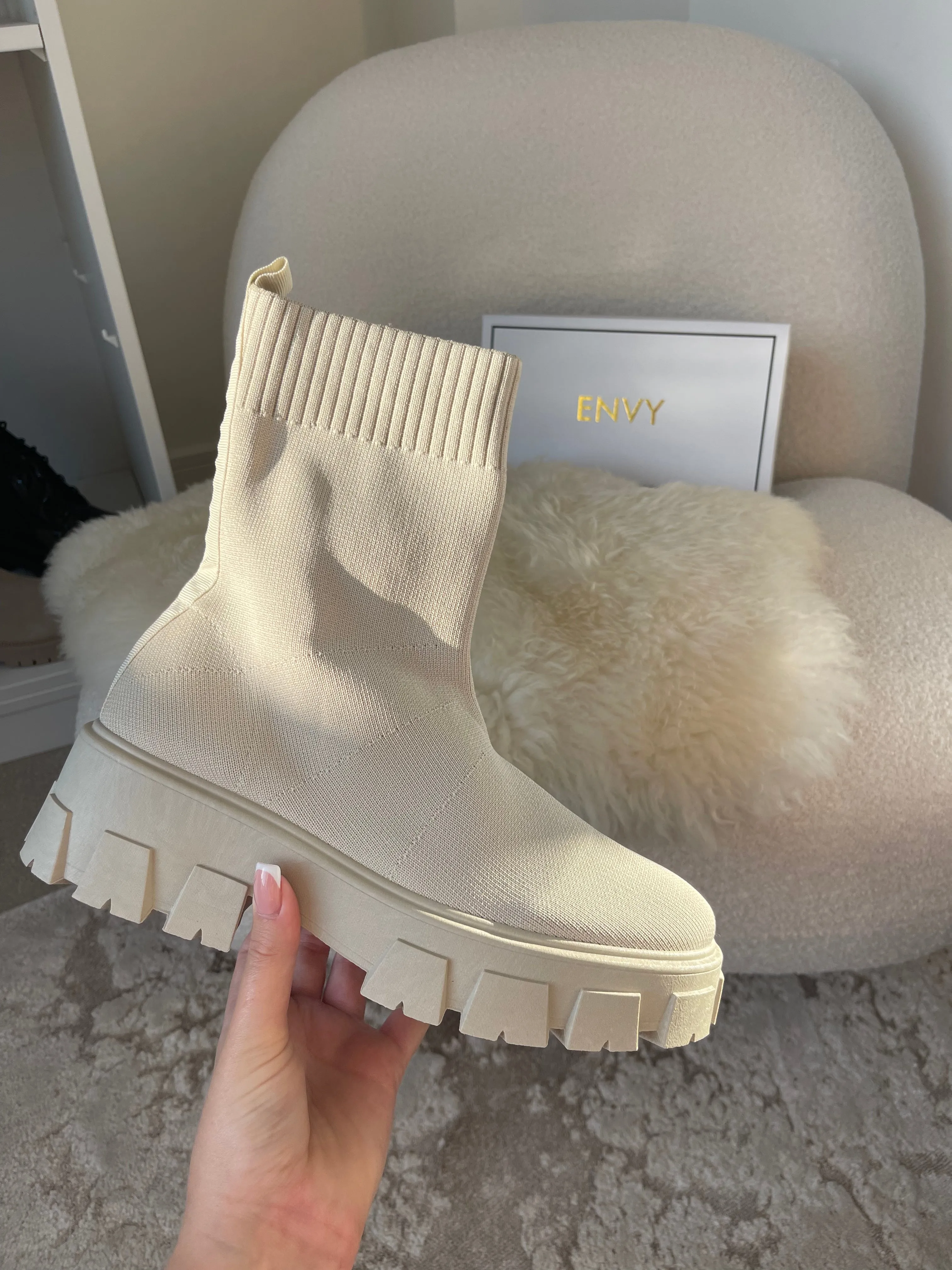 PERI CREAM CHUNKY SOLE SOCK ANKLE BOOTS