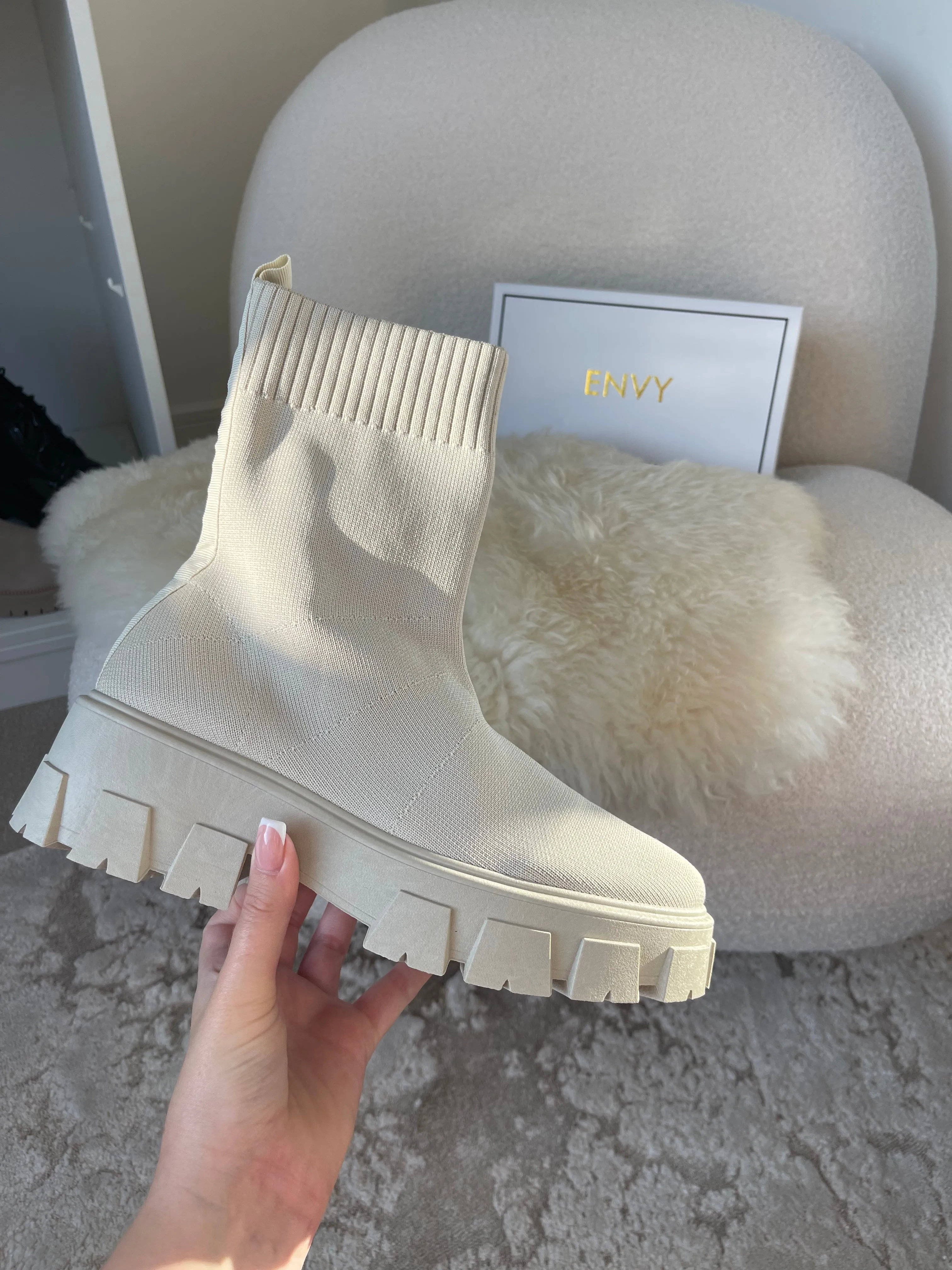 PERI CREAM CHUNKY SOLE SOCK ANKLE BOOTS