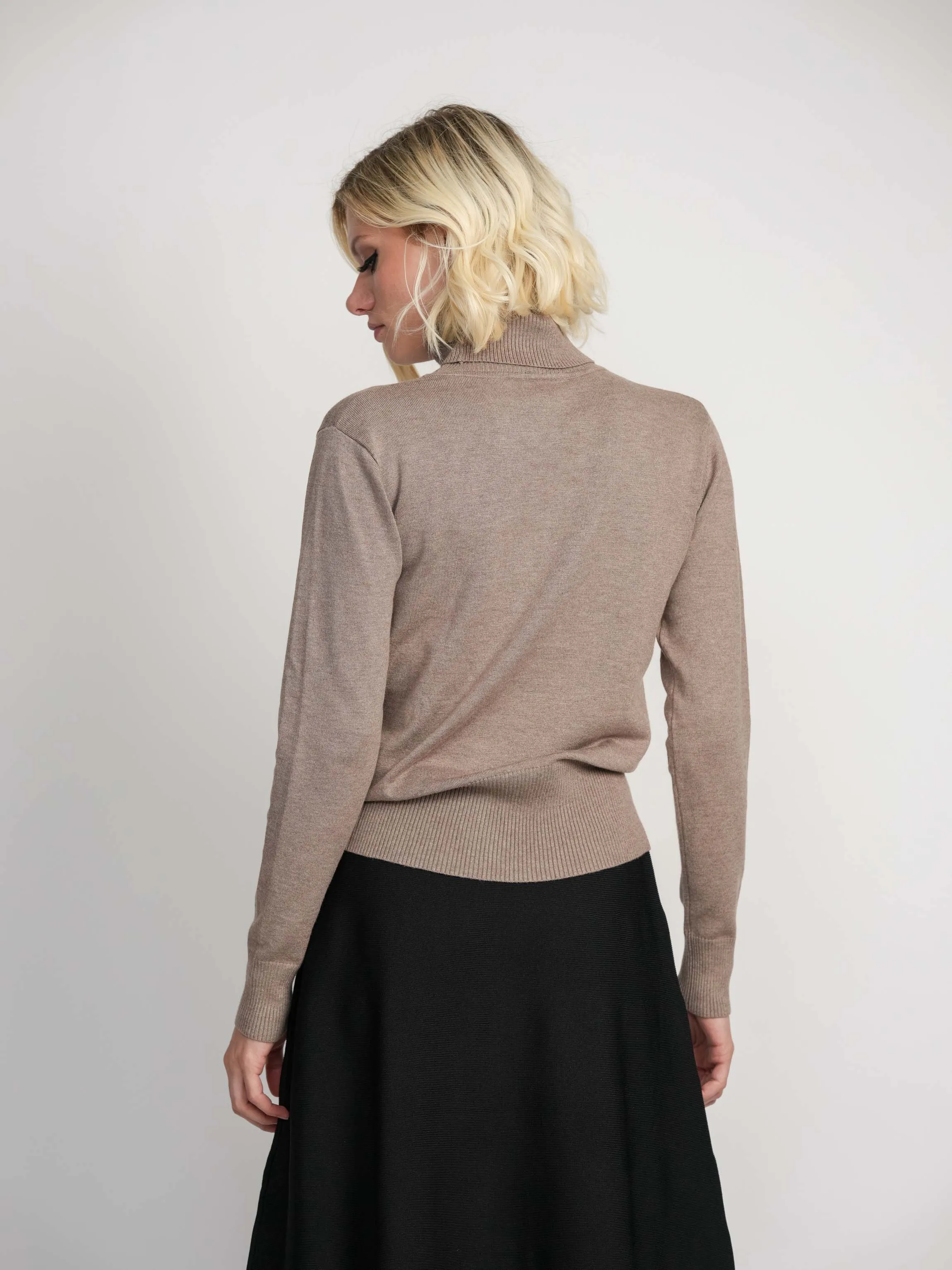 PLEATED TURTLENECK-TAUPE