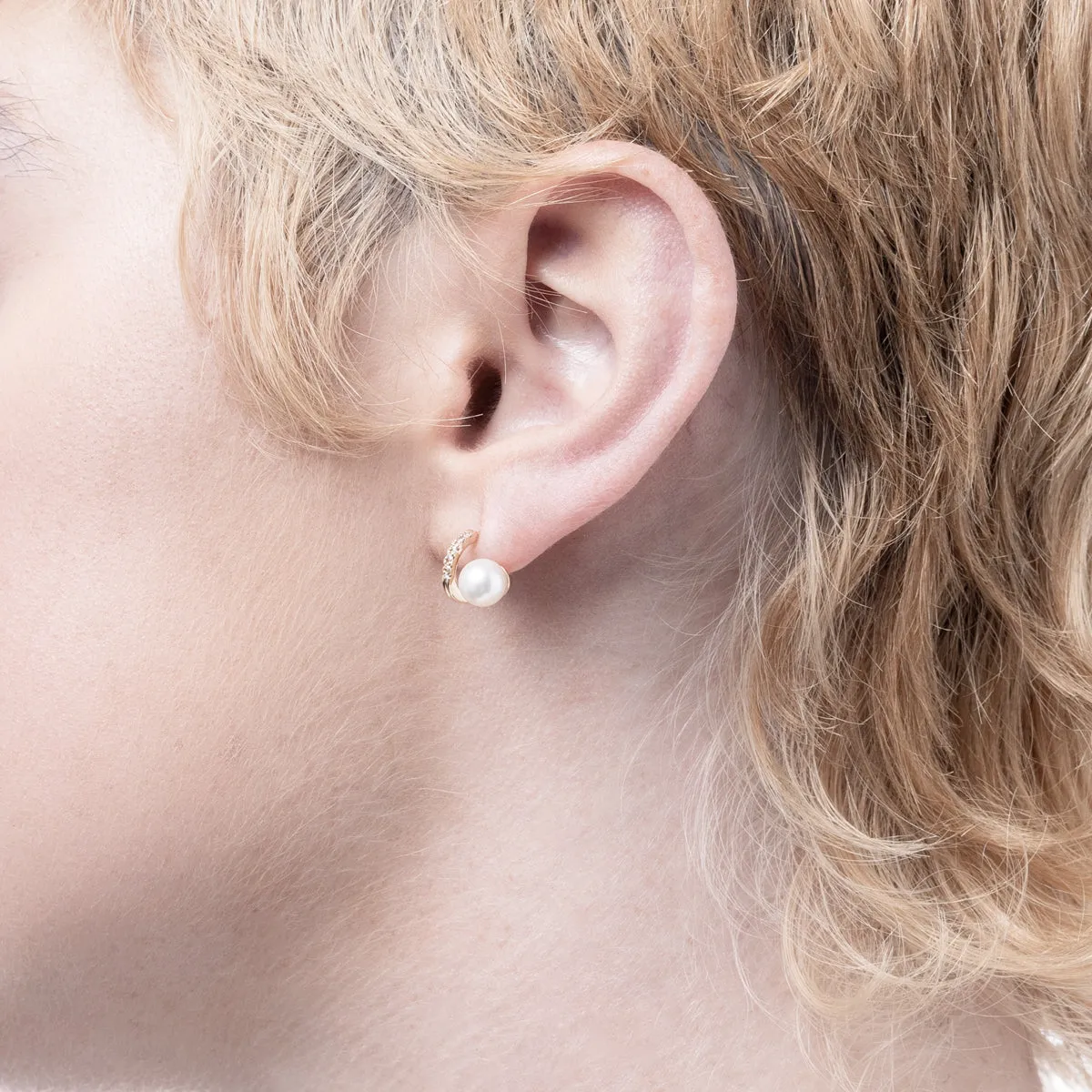 "Drosera"  Diamond Akoya Pearl Earring for Left ear