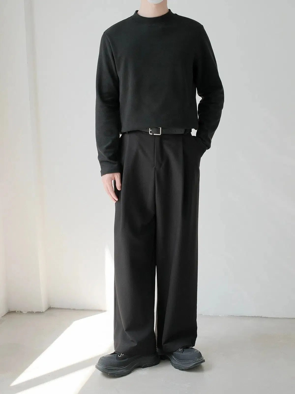 Zhou Straight Cut Plain Mockneck