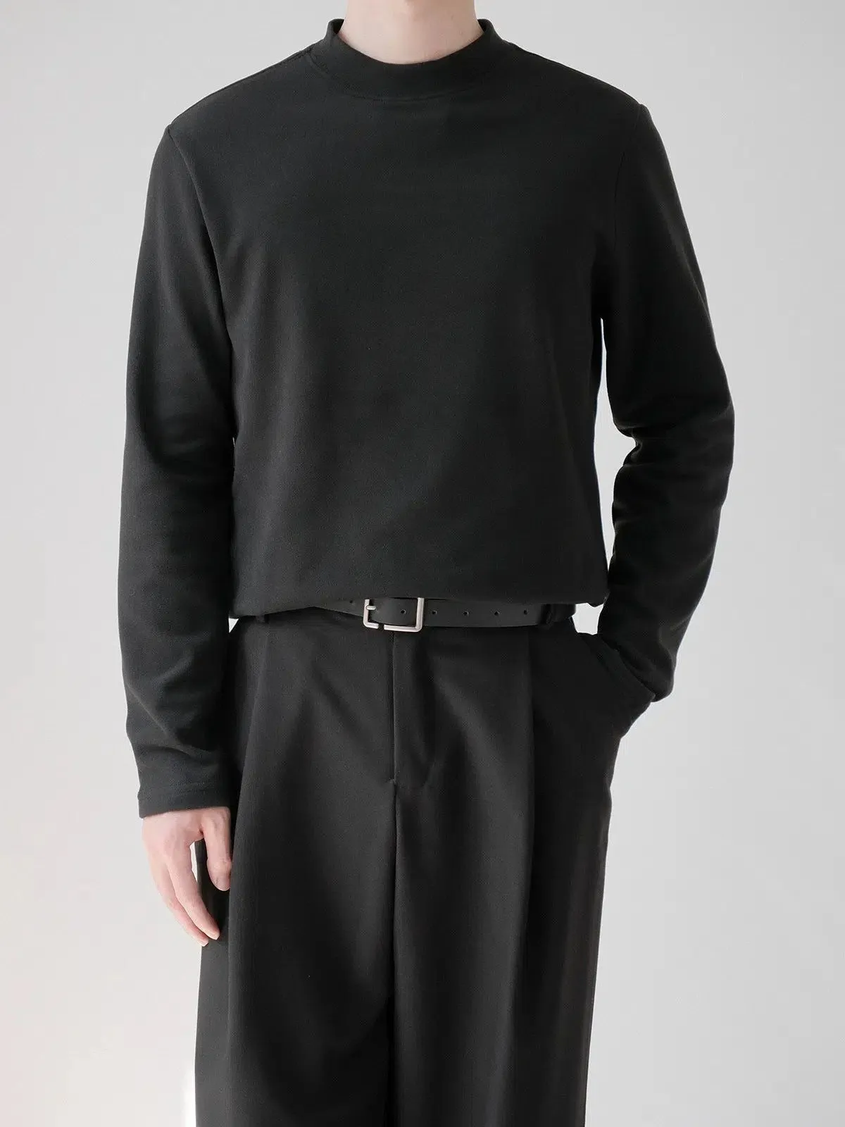 Zhou Straight Cut Plain Mockneck